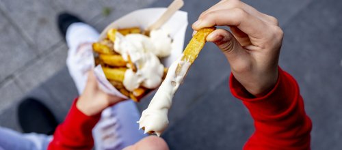 Adipositas fettes Essen Ernährung ungesund Fett