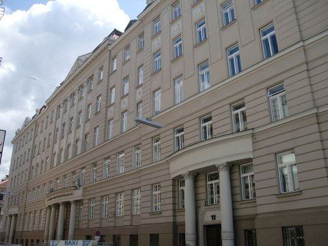 Unfallkrankenhaus der AUVA in der Webergasse, Wien 20