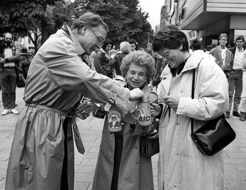 Ruth Westheimer Sammelaktio Aids Deutschland 1987